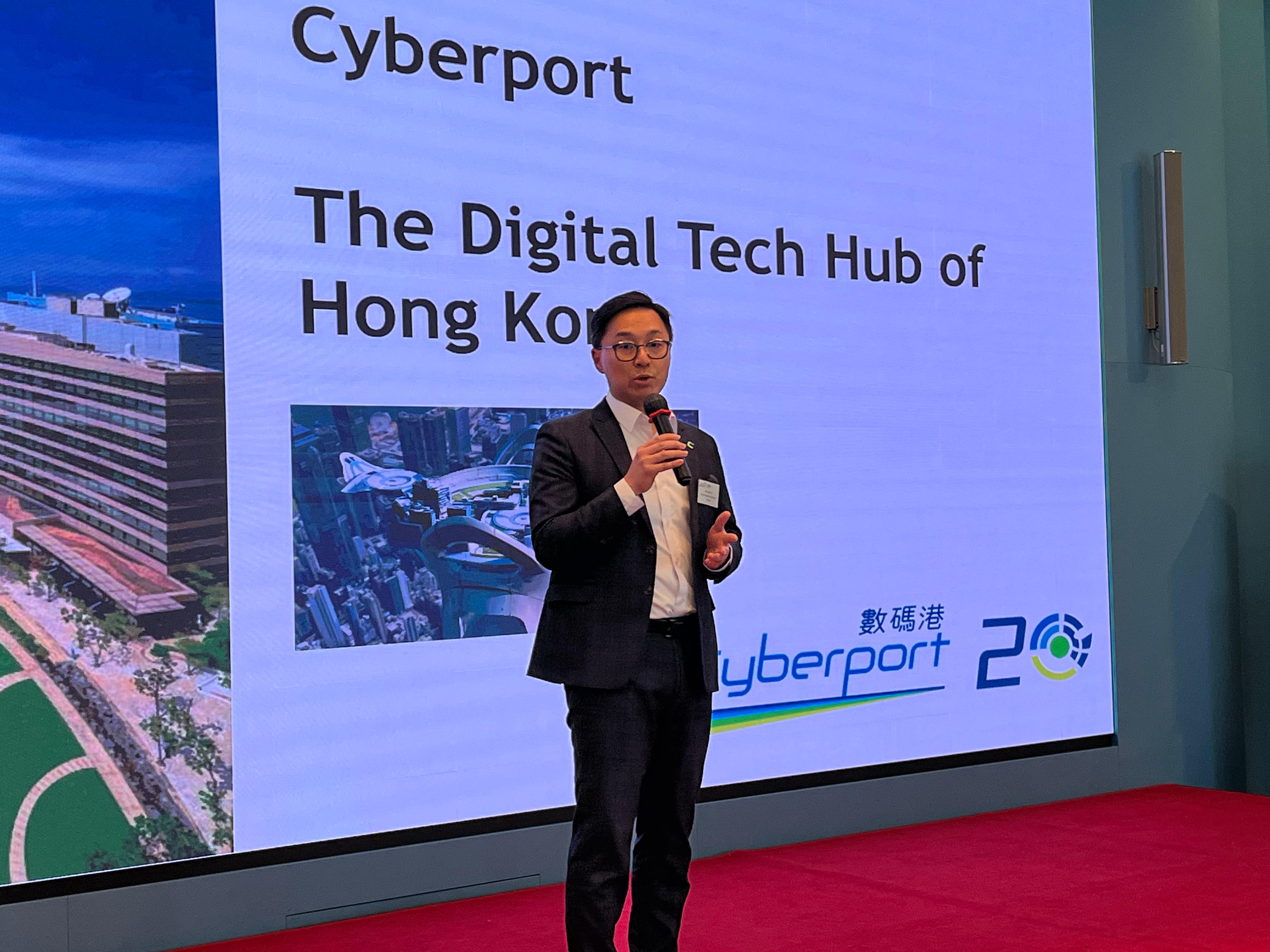 Photo of Henry Li sharing.